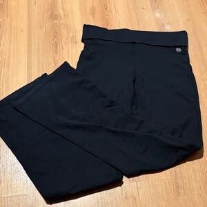 Black Athletic Leggings with Small Logo